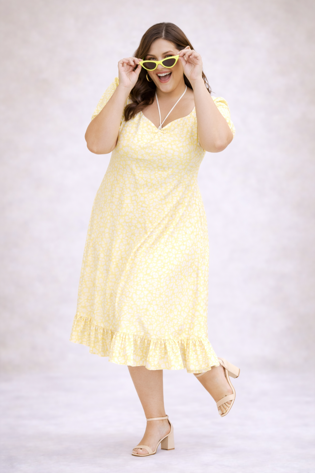Plus Size Yellow Floral Midi Dress with Sweetheart Neck & Ruffle Hem
